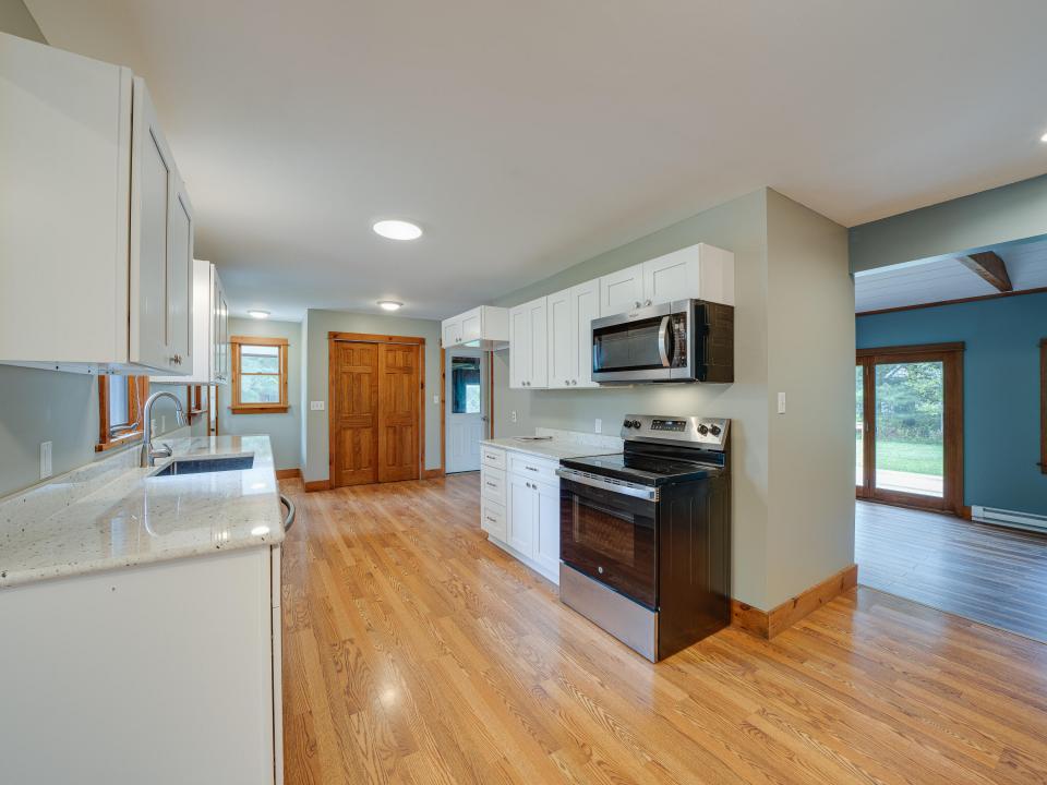 36 Becky Ave-38