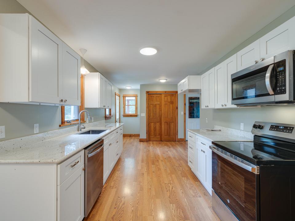 36 Becky Ave-39