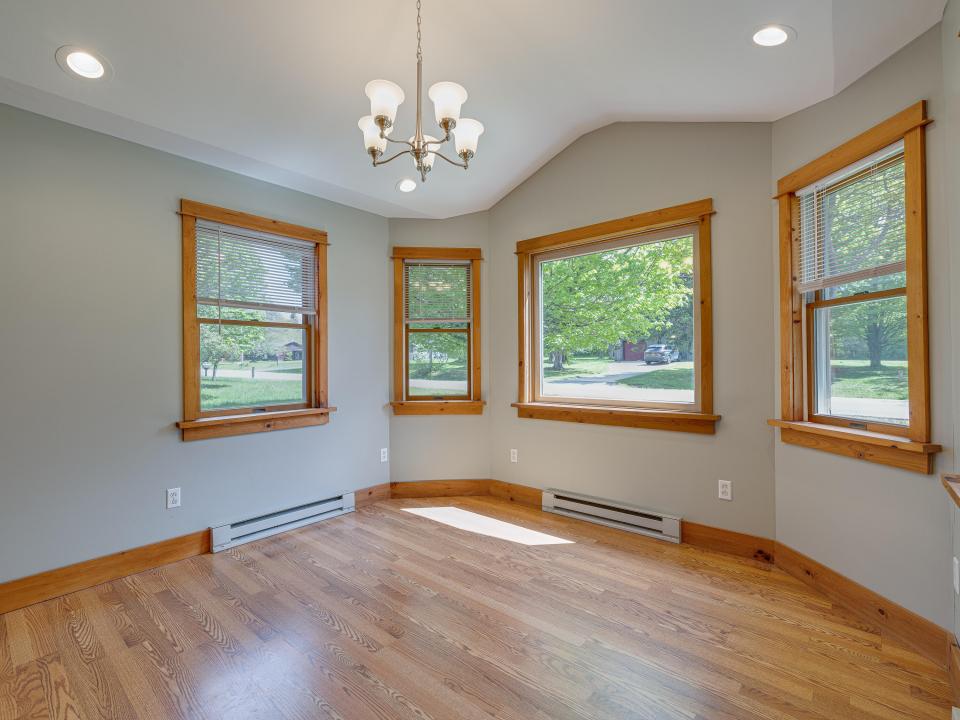 36 Becky Ave-42