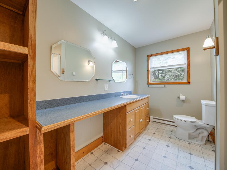 36 Becky Ave-51