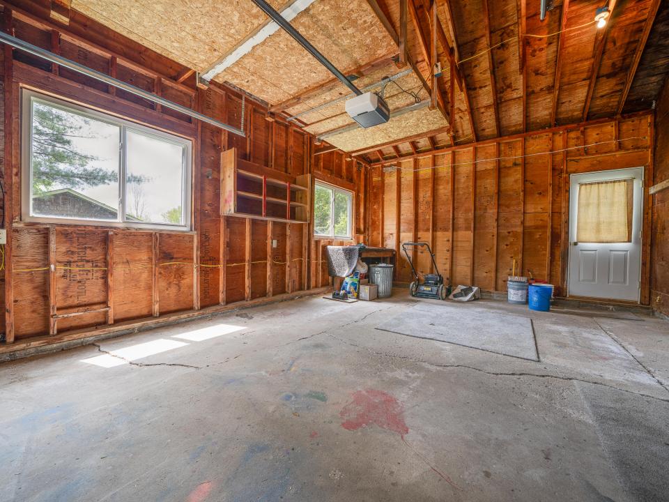 36 Becky Ave-73
