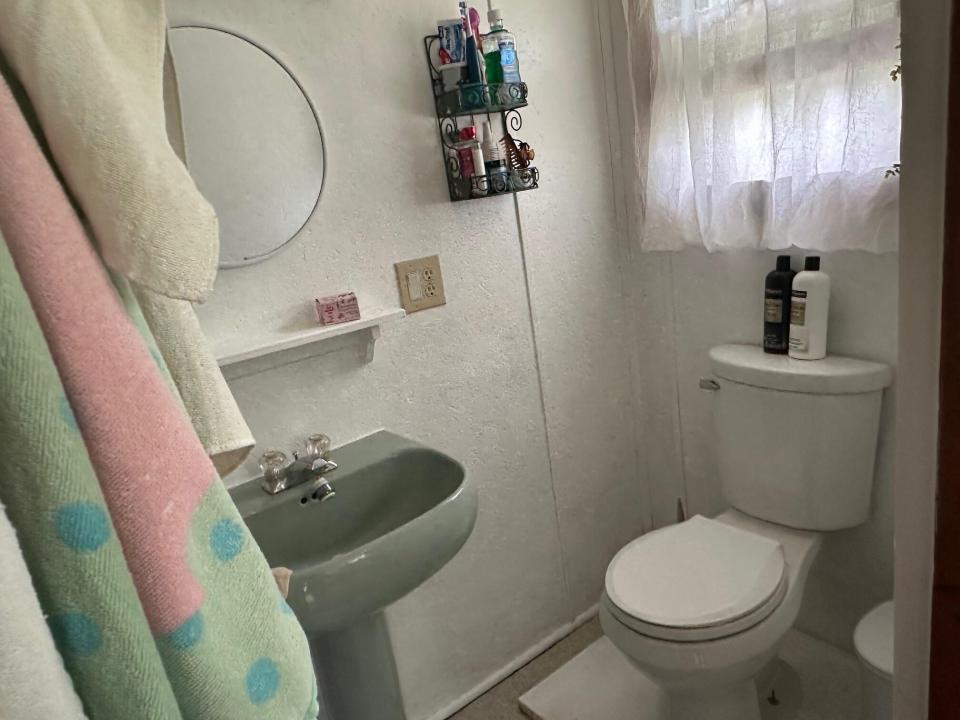 159 Rand Hill small bath