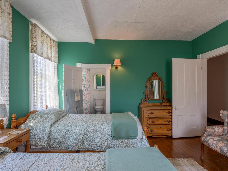 190 Stevens Rd LP-63