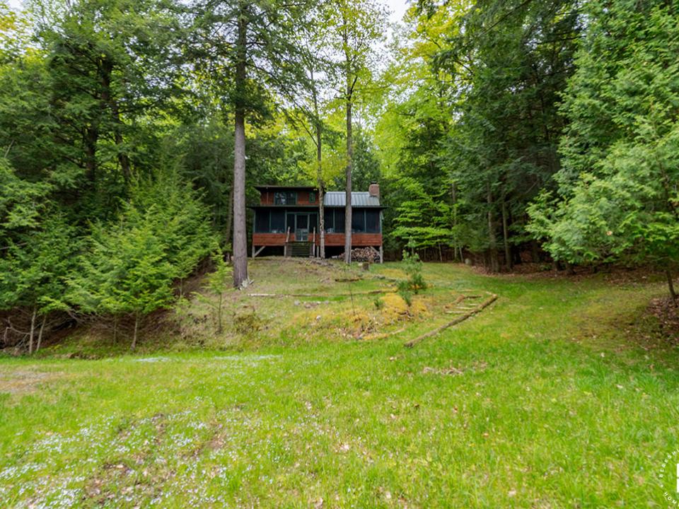 KeeneValleyCampOnLeviLamb_Exterior_Yard