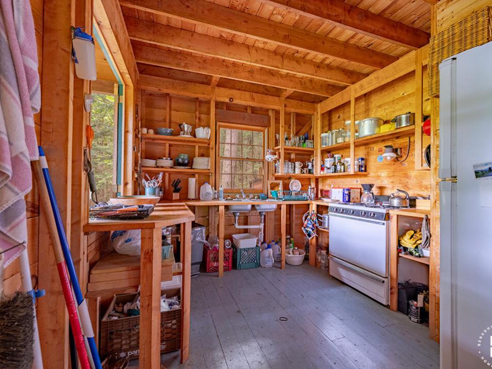 KeeneValleyCampOnLeviLamb_Sun_Kitchen