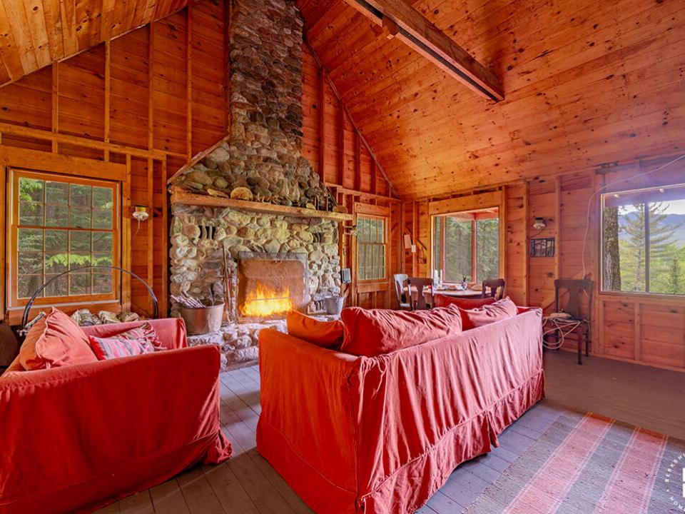 KeeneValleyCampOnLeviLamb_Sun_LivingRoom