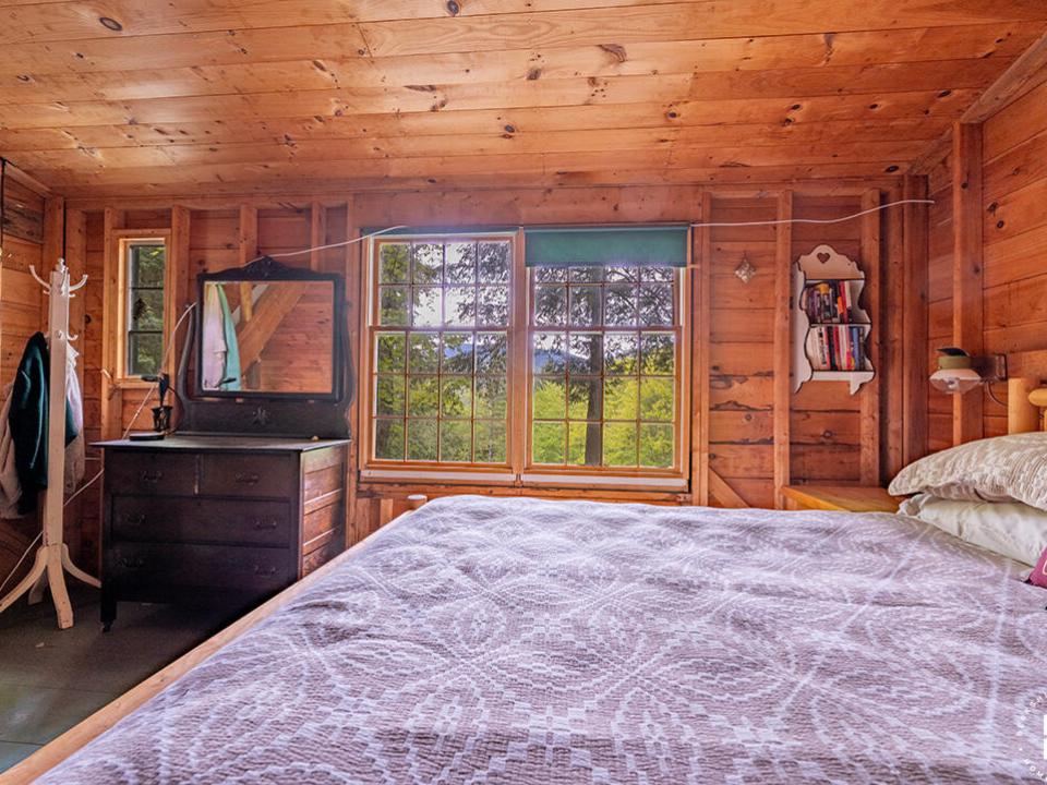 KeeneValleyCampOnLeviLamb_Sun_Loft_View