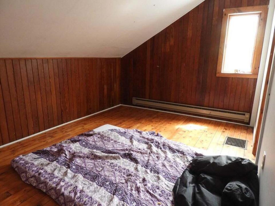 9713