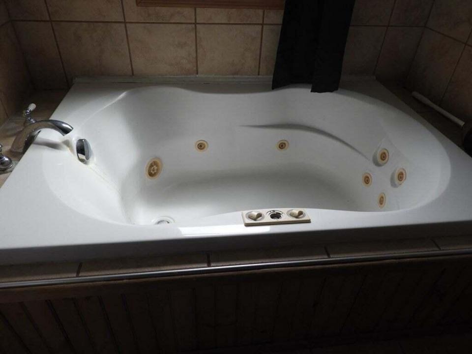 9715