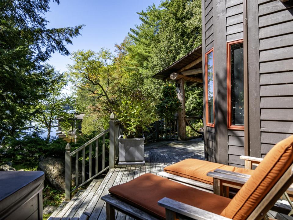 Deck_TwoChairs