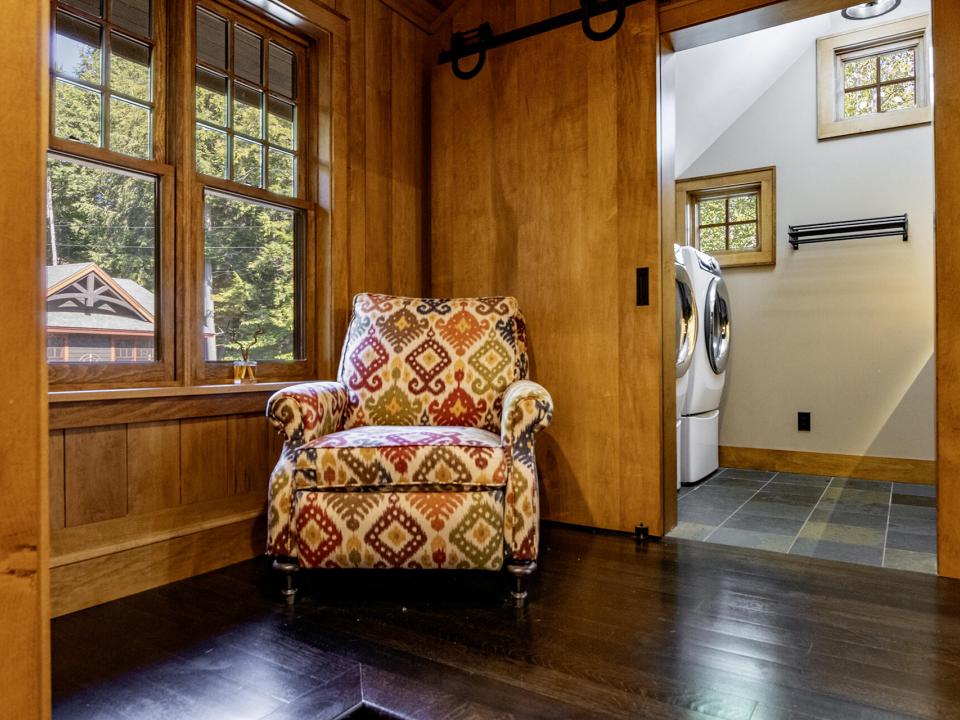 Landing_Chair