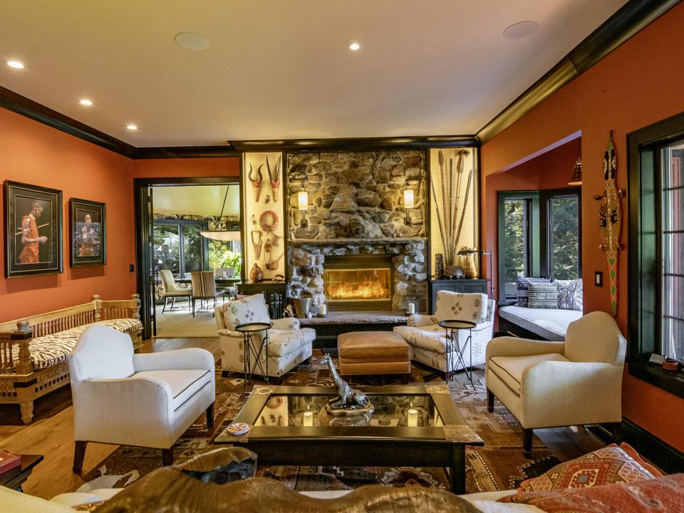 LivingRoom_From_Elephants_F