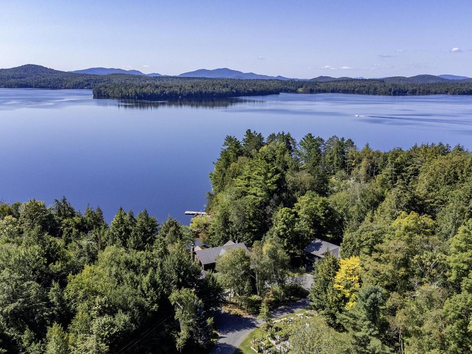 A_Property_Lake_Boat