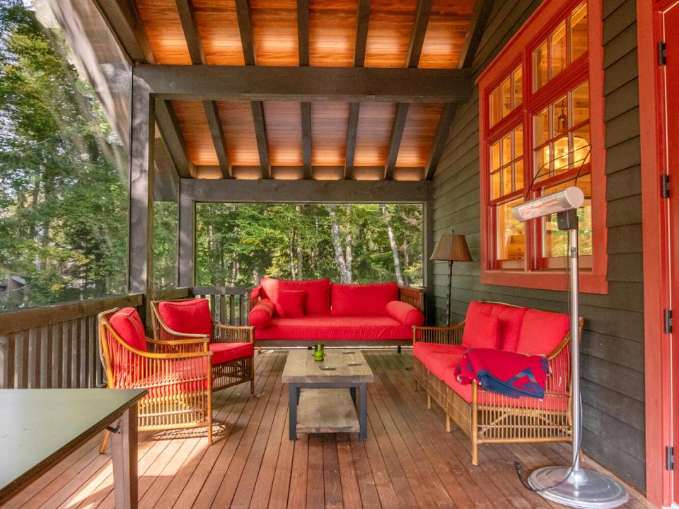 ScreenedPorch_SittingArea_V