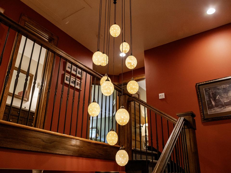 Landing_Chandelier_H
