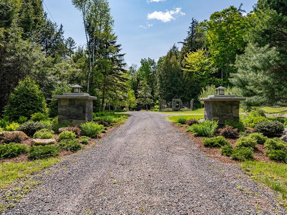 CampSimla_Pillars