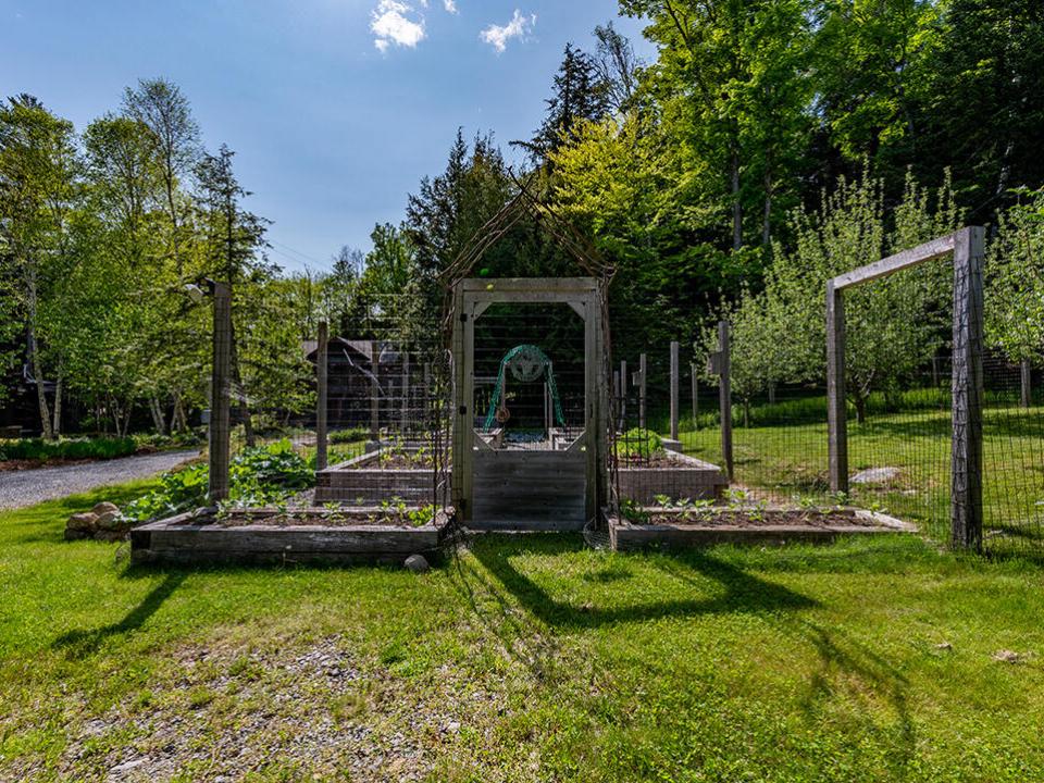 CampSimla_Enclosed_Garden_Gate