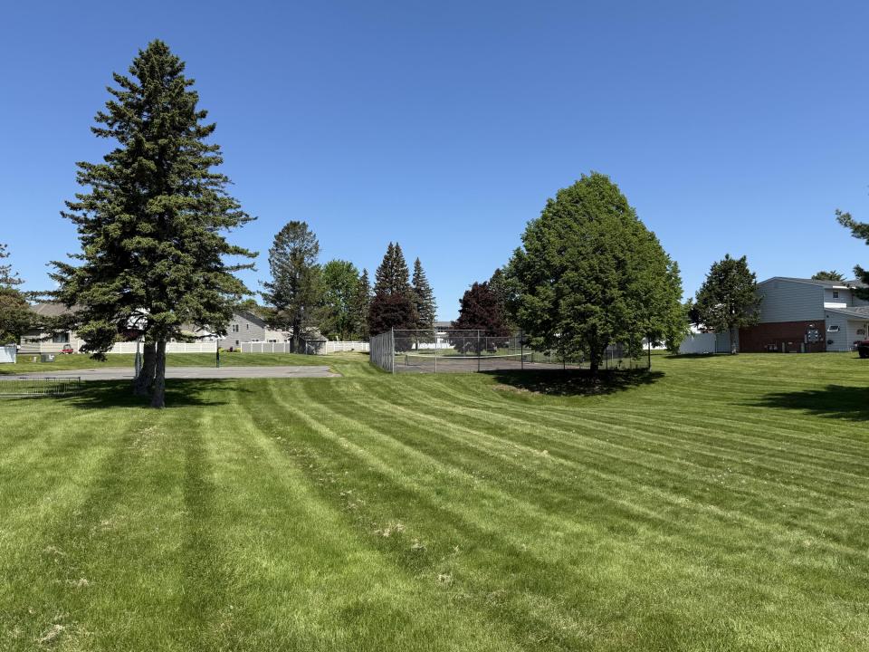 Basketball & tennis courts