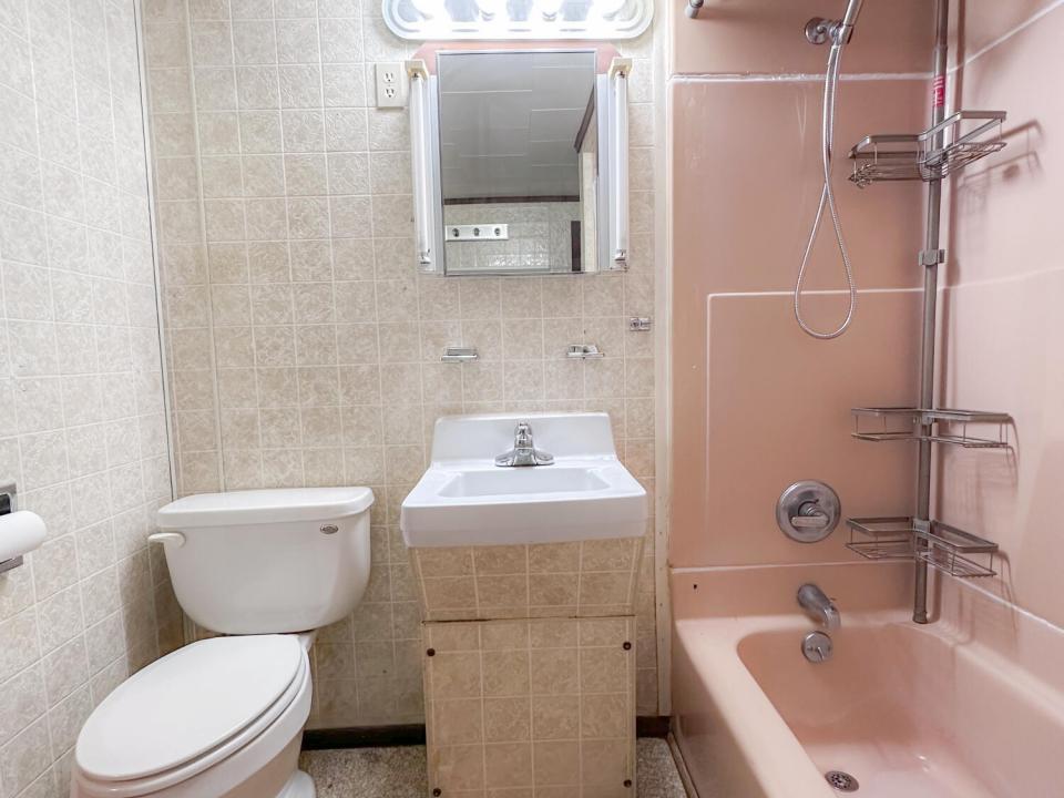 Bathroom Main Floor