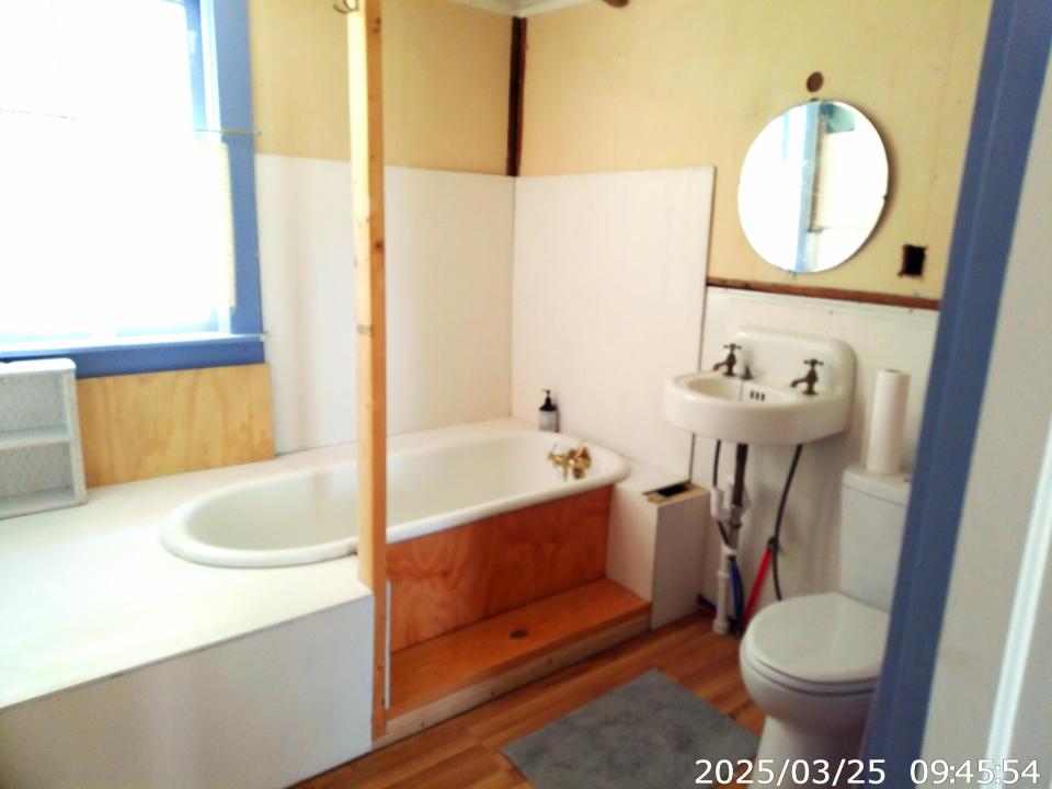 Upstairs Bathroom