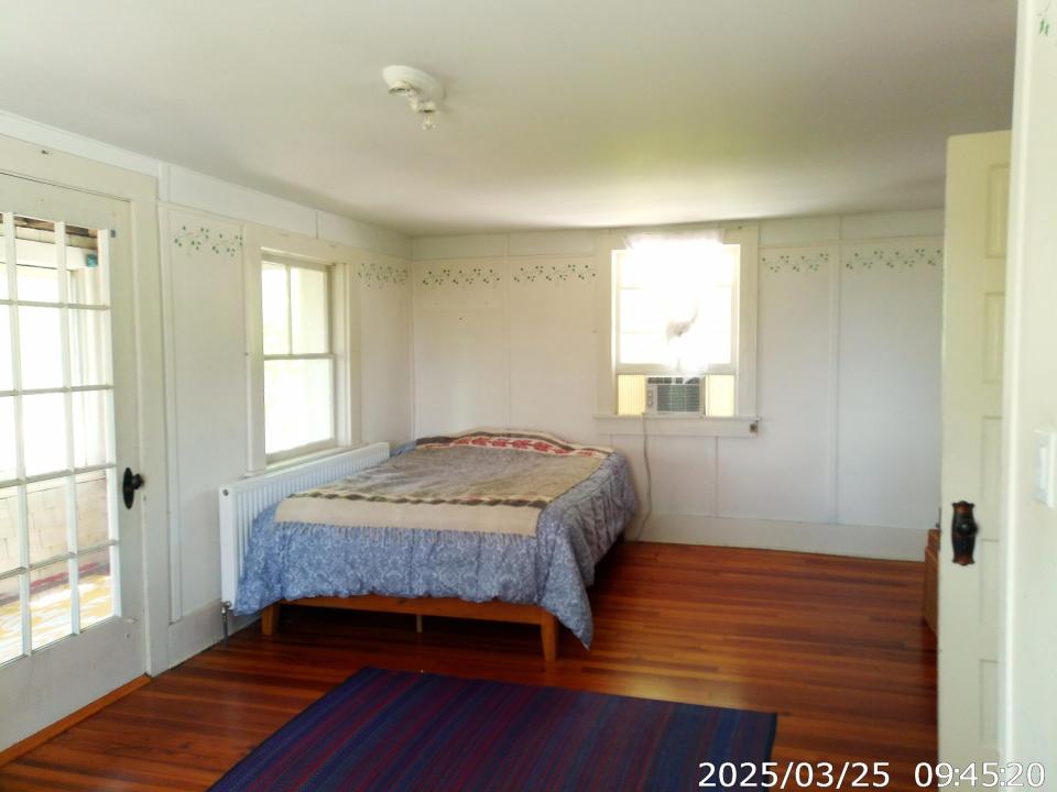 Upstairs BR1