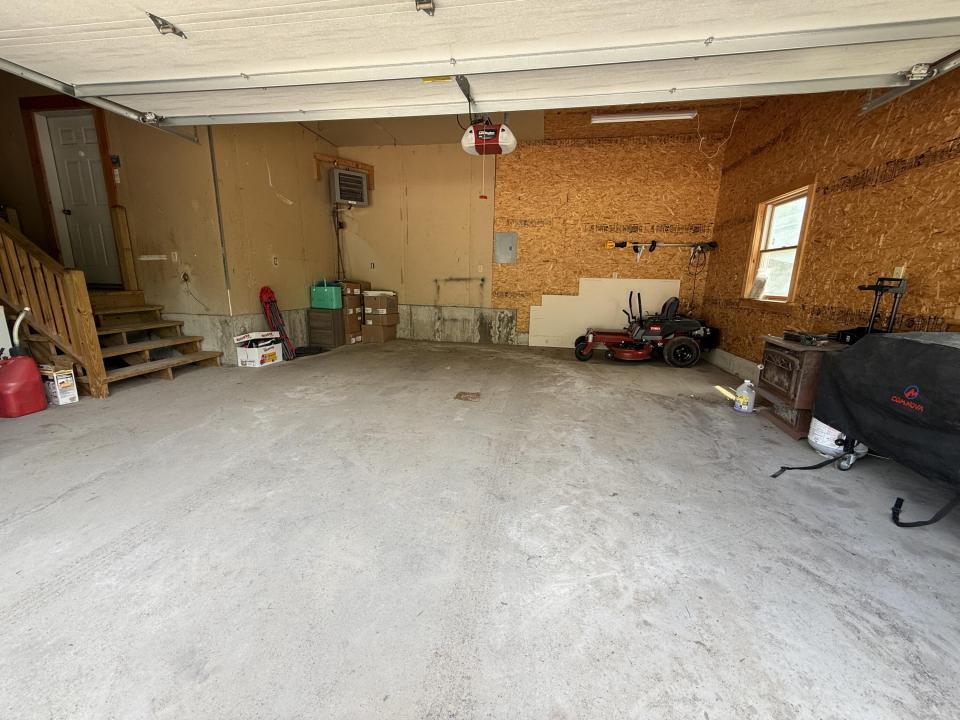 Interior garagr