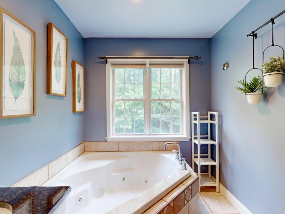 Primary Jetted Tub