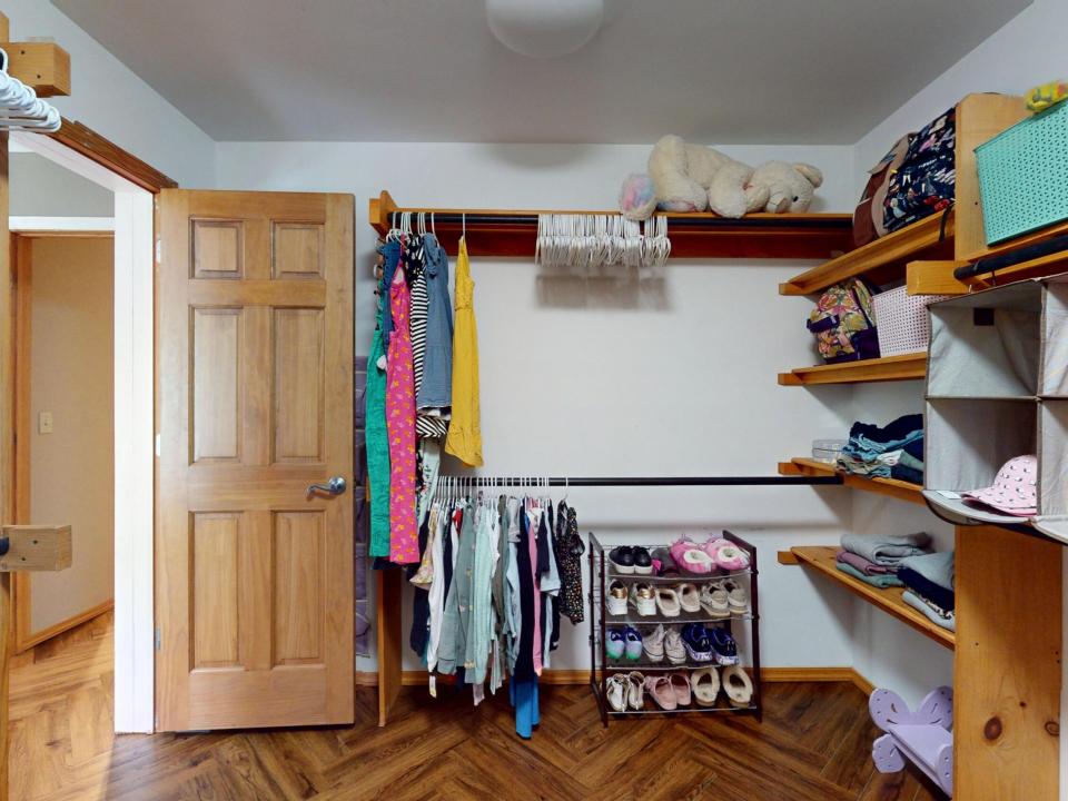 Bedroom 2 WIC
