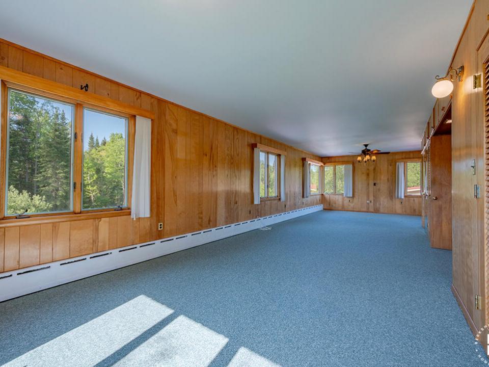 FarmhouseInBloomingdale_Bedroom1_Windows