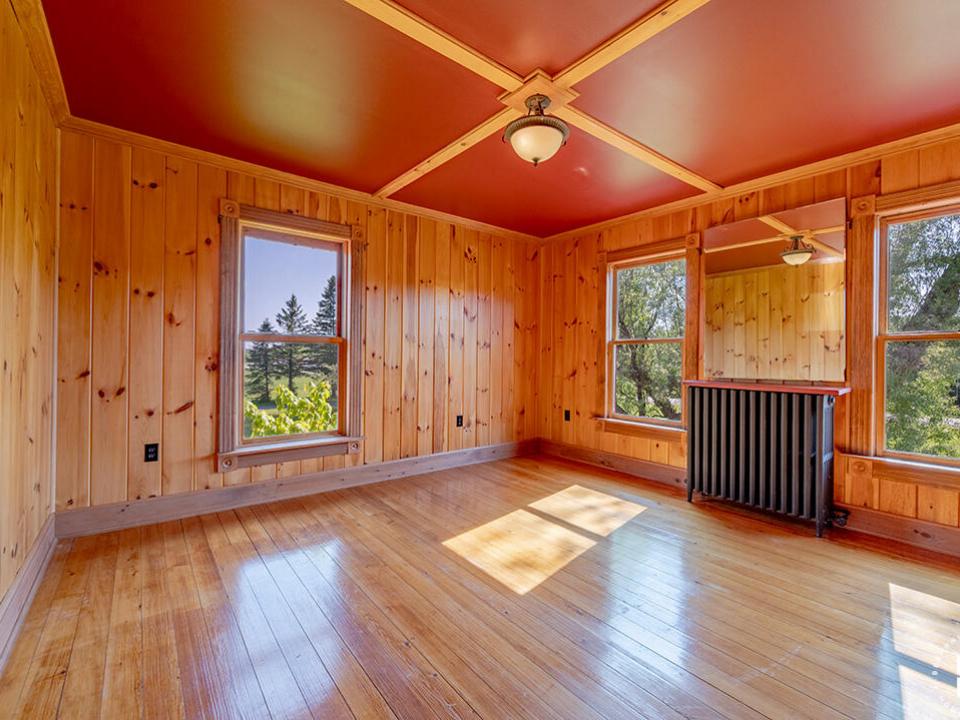 FarmhouseInBloomingdale_Bedroom2