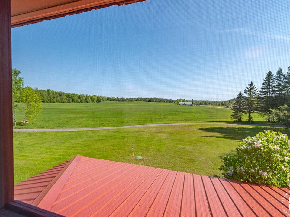 FarmhouseInBloomingdale_Bedroom3_View