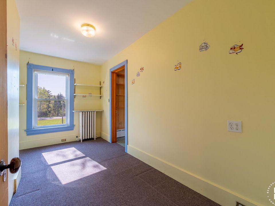 FarmhouseInBloomingdale_Bedroom4