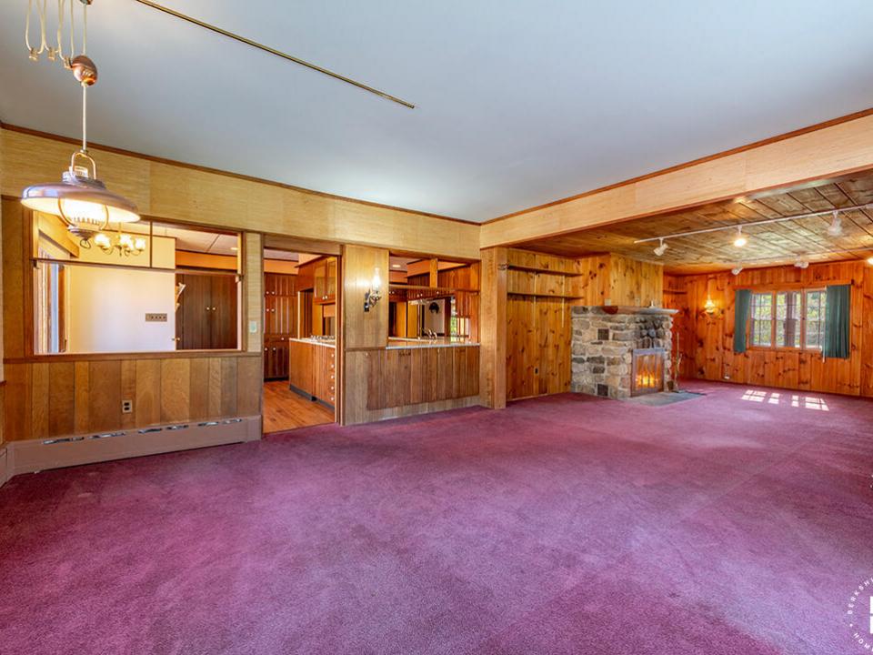 FarmhouseInBloomingdale_DiningRoom_Livin