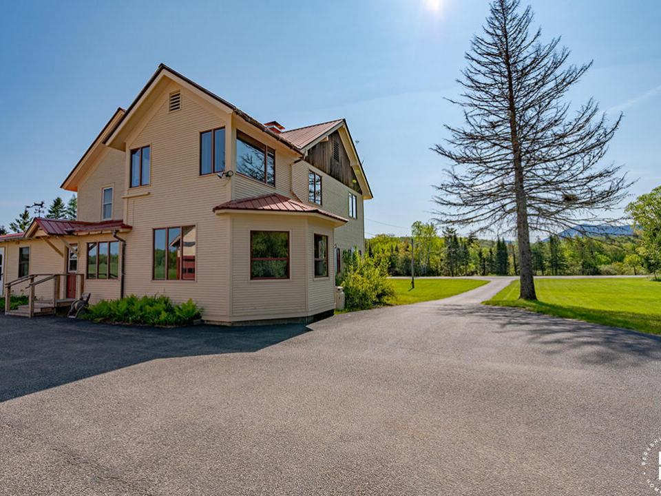 FarmhouseInBloomingdale_Exterior_Back