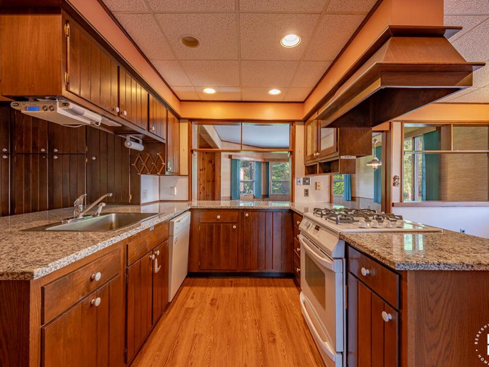 FarmhouseInBloomingdale_Kitchen