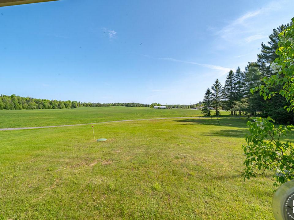 FarmhouseInBloomingdale_MainLevel_Bedroo