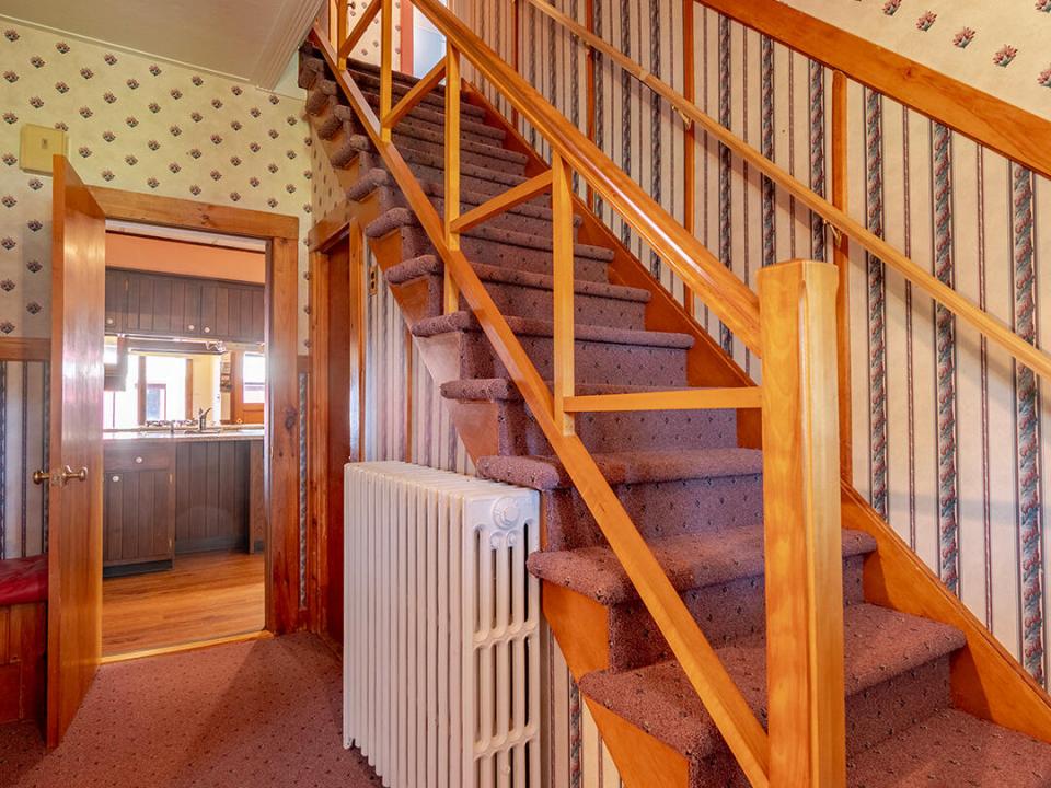 FarmhouseInBloomingdale_Stairway