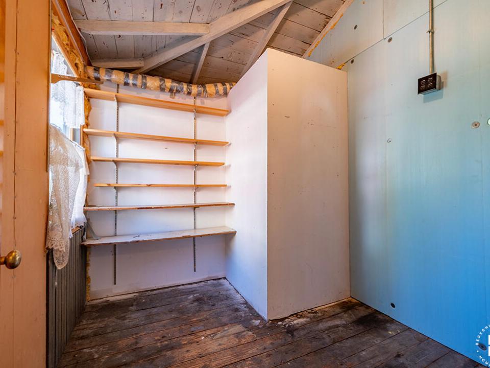 FarmhouseInBloomingdale_Storage