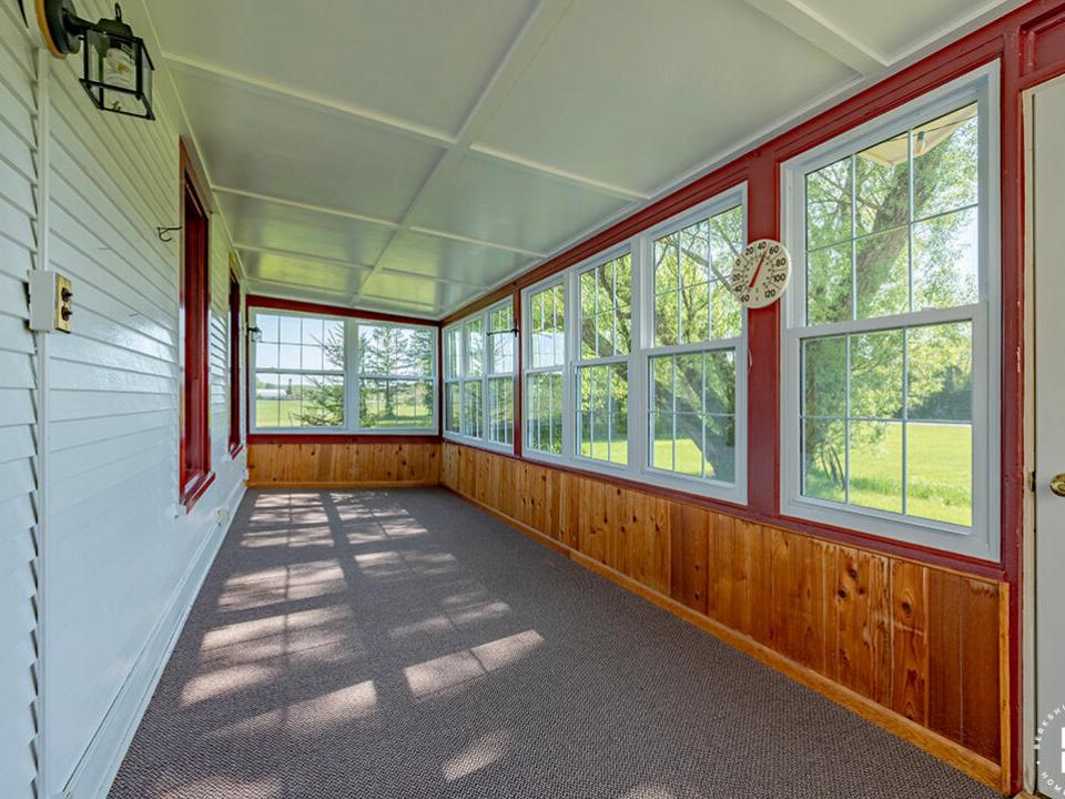FarmhouseInBloomingdale_SunPorch