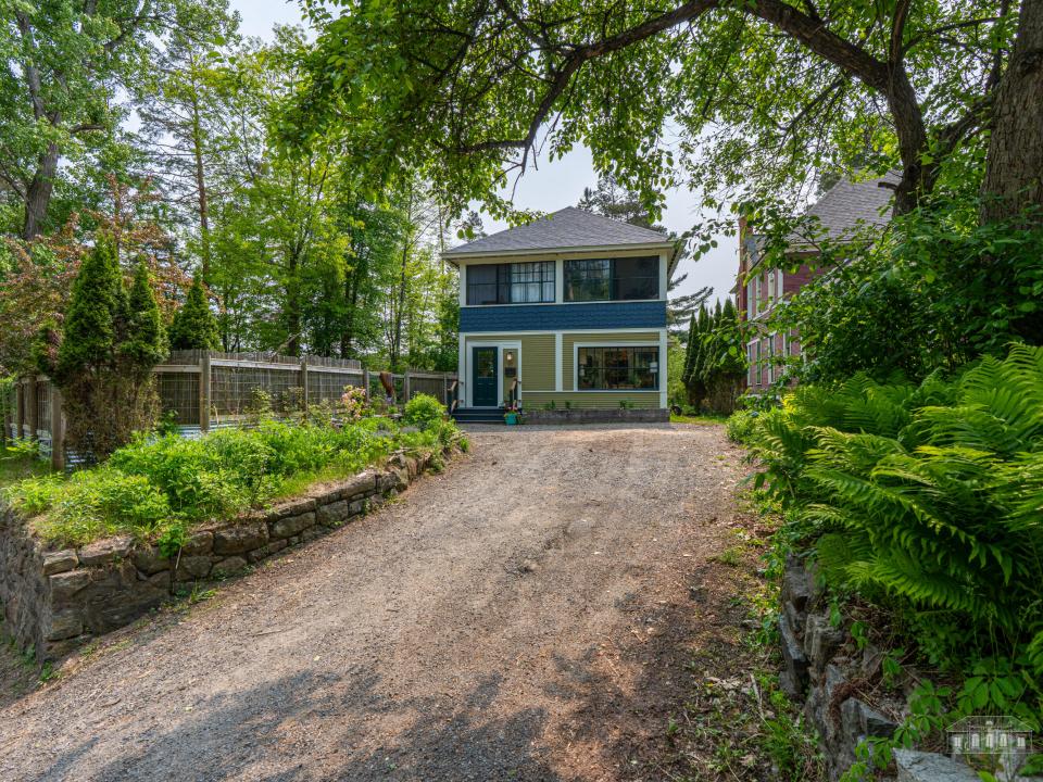 83 Shepard Ave SL-4