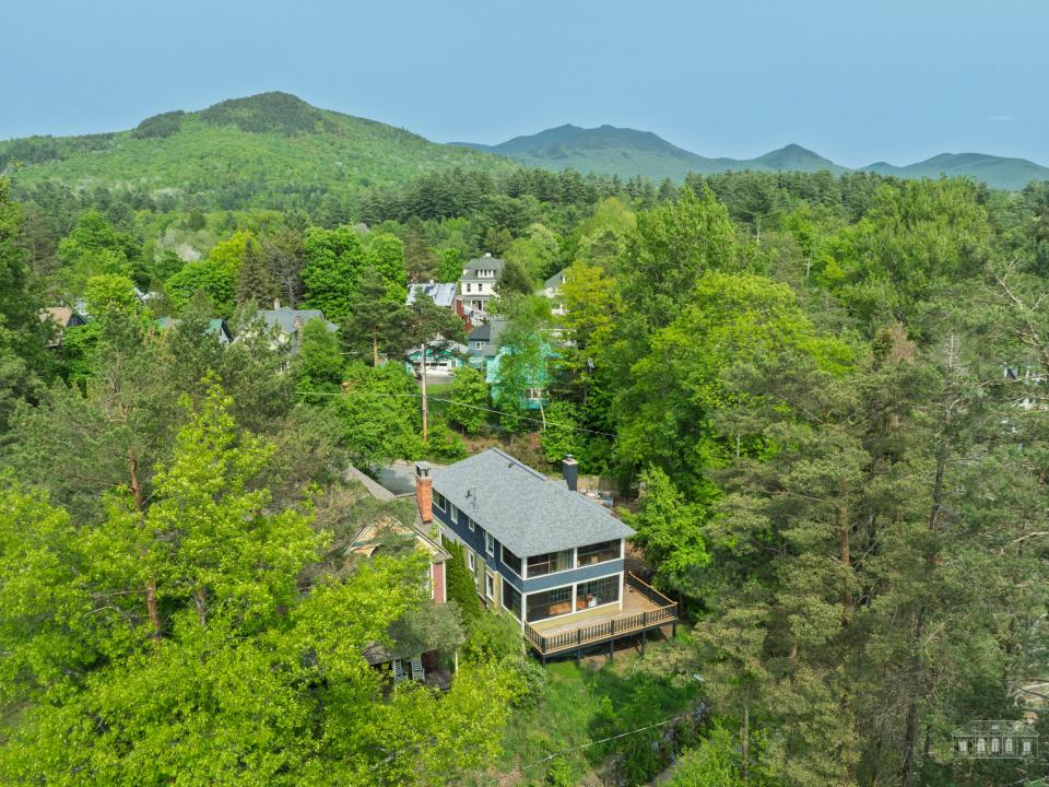 83 Shepard Ave SL-14
