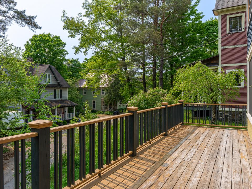 83 Shepard Ave SL-12