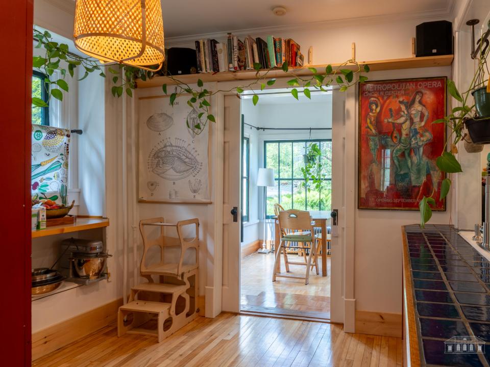 83 Shepard Ave SL-22