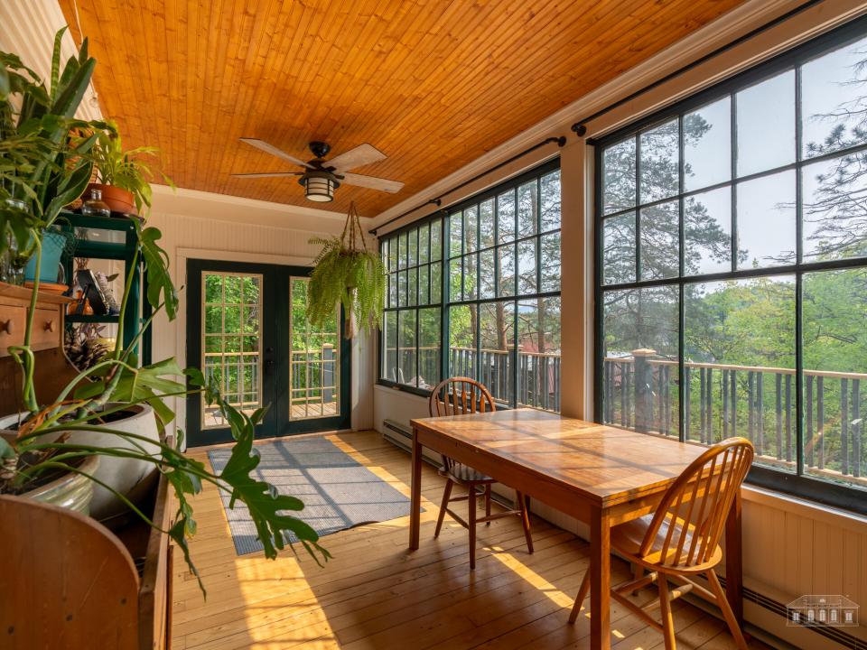 83 Shepard Ave SL-36