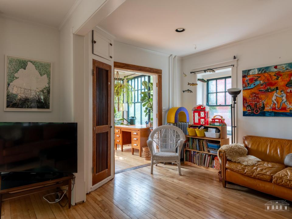 83 Shepard Ave SL-40