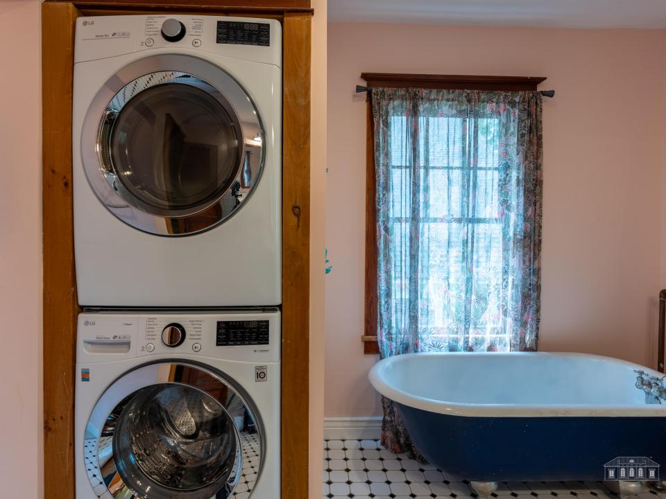 83 Shepard Ave SL-58
