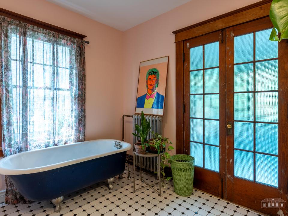83 Shepard Ave SL-57