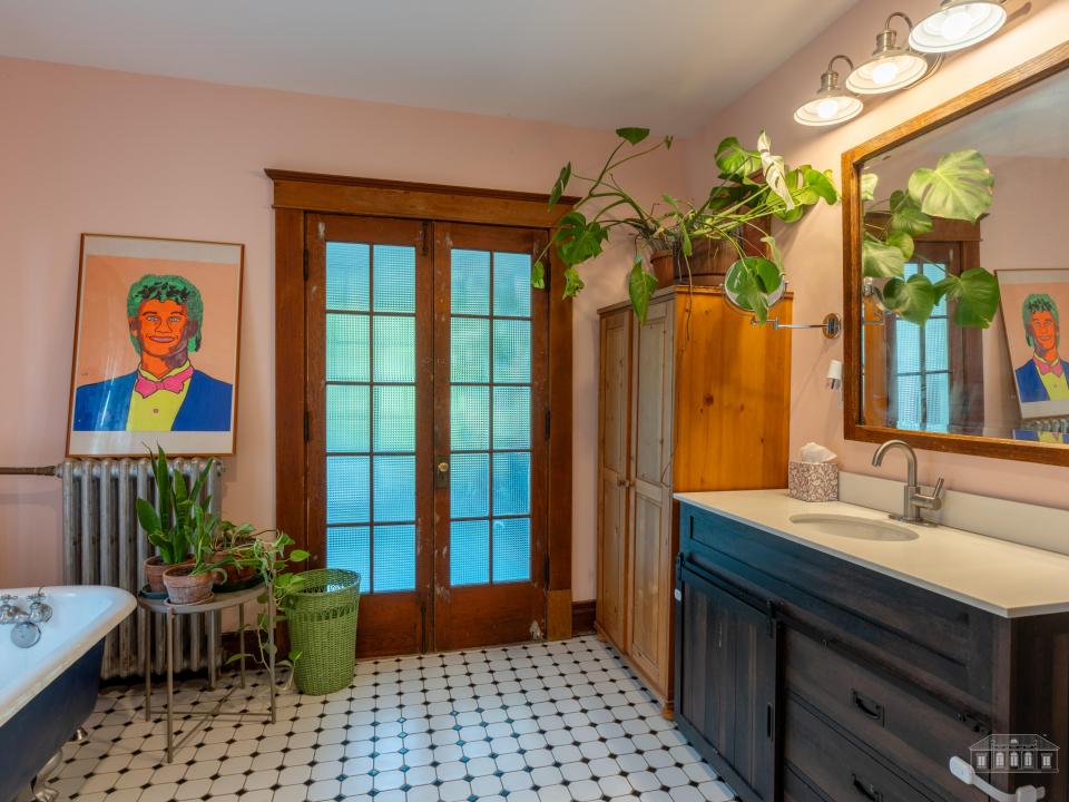 83 Shepard Ave SL-56