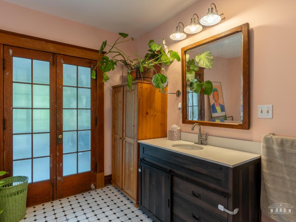 83 Shepard Ave SL-54
