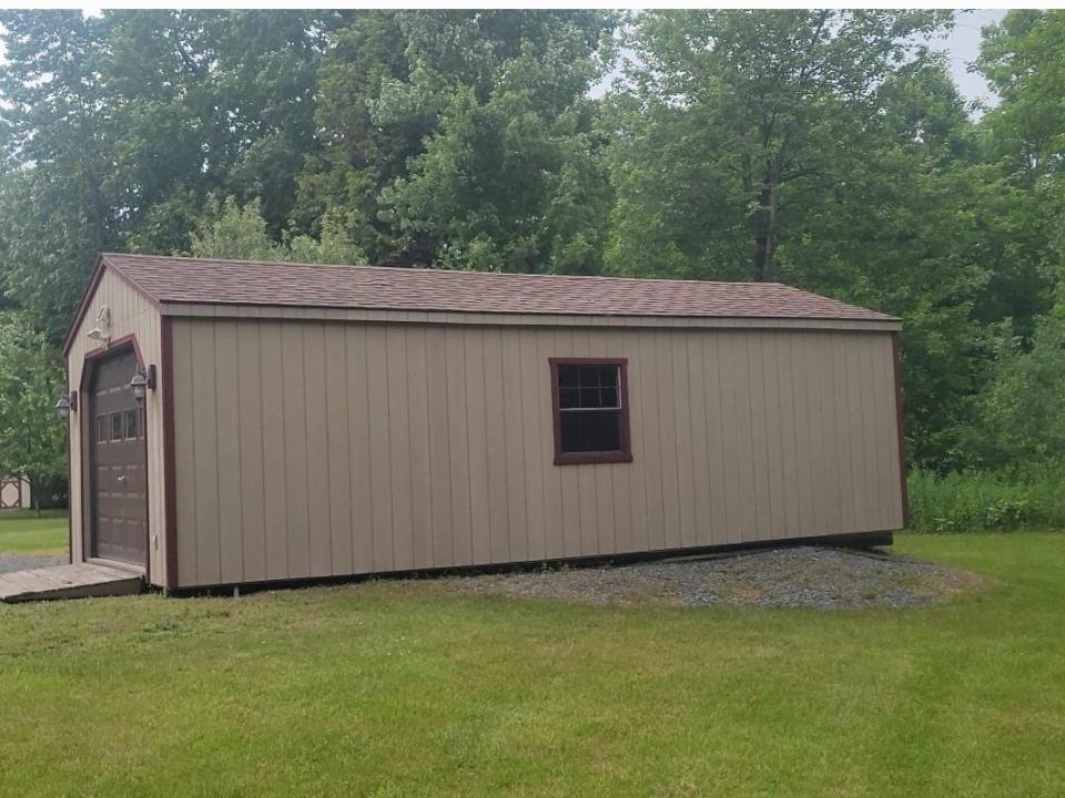 201 Creek garage 1